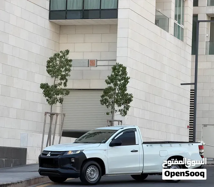 Mitsubishi L200 2023 photo 3