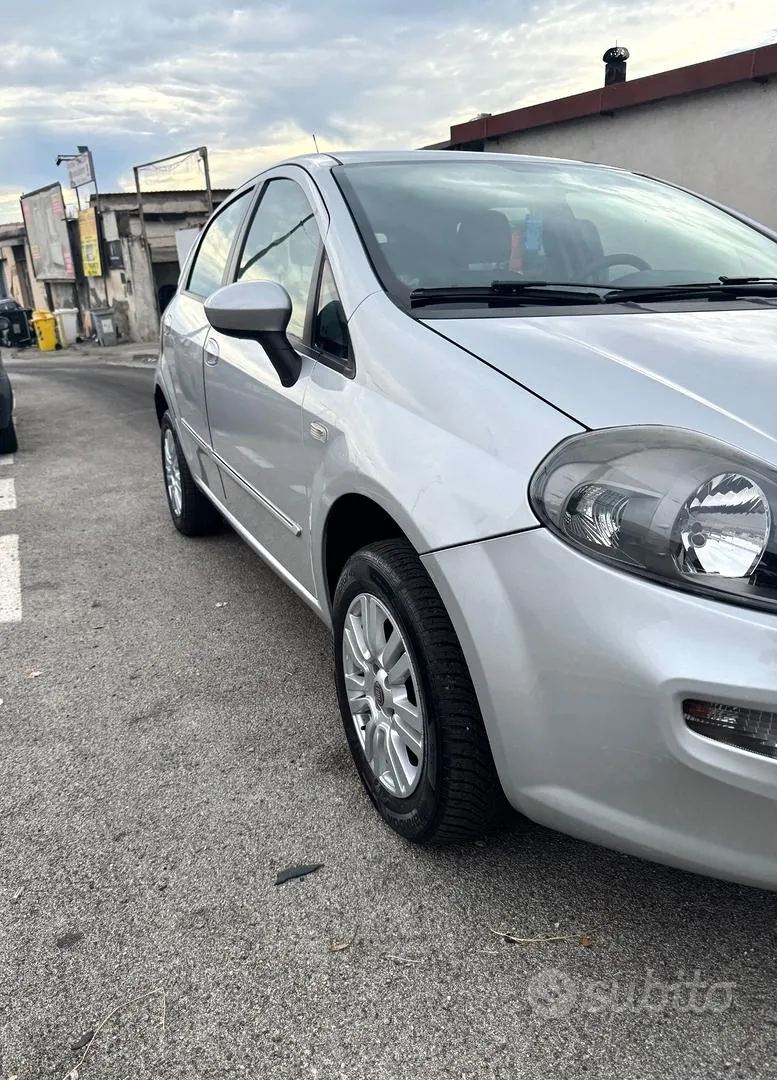 Fiat Punto 2013 photo 2