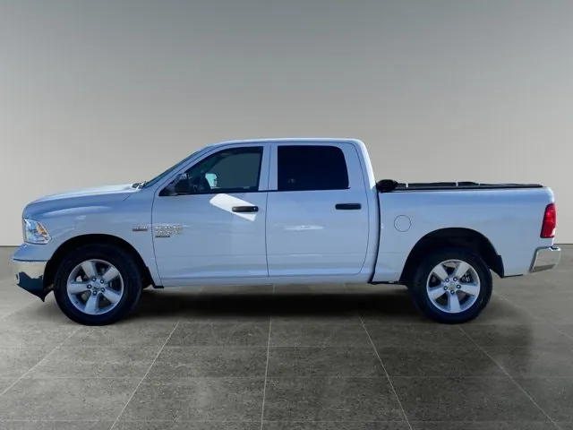 Ram 1500 Classic 2023 photo 2