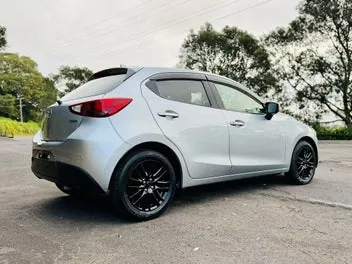 Mazda Demio 2017 photo 3