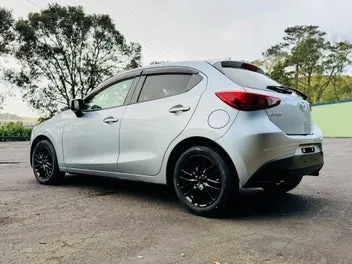 Mazda Demio 2017 photo 4
