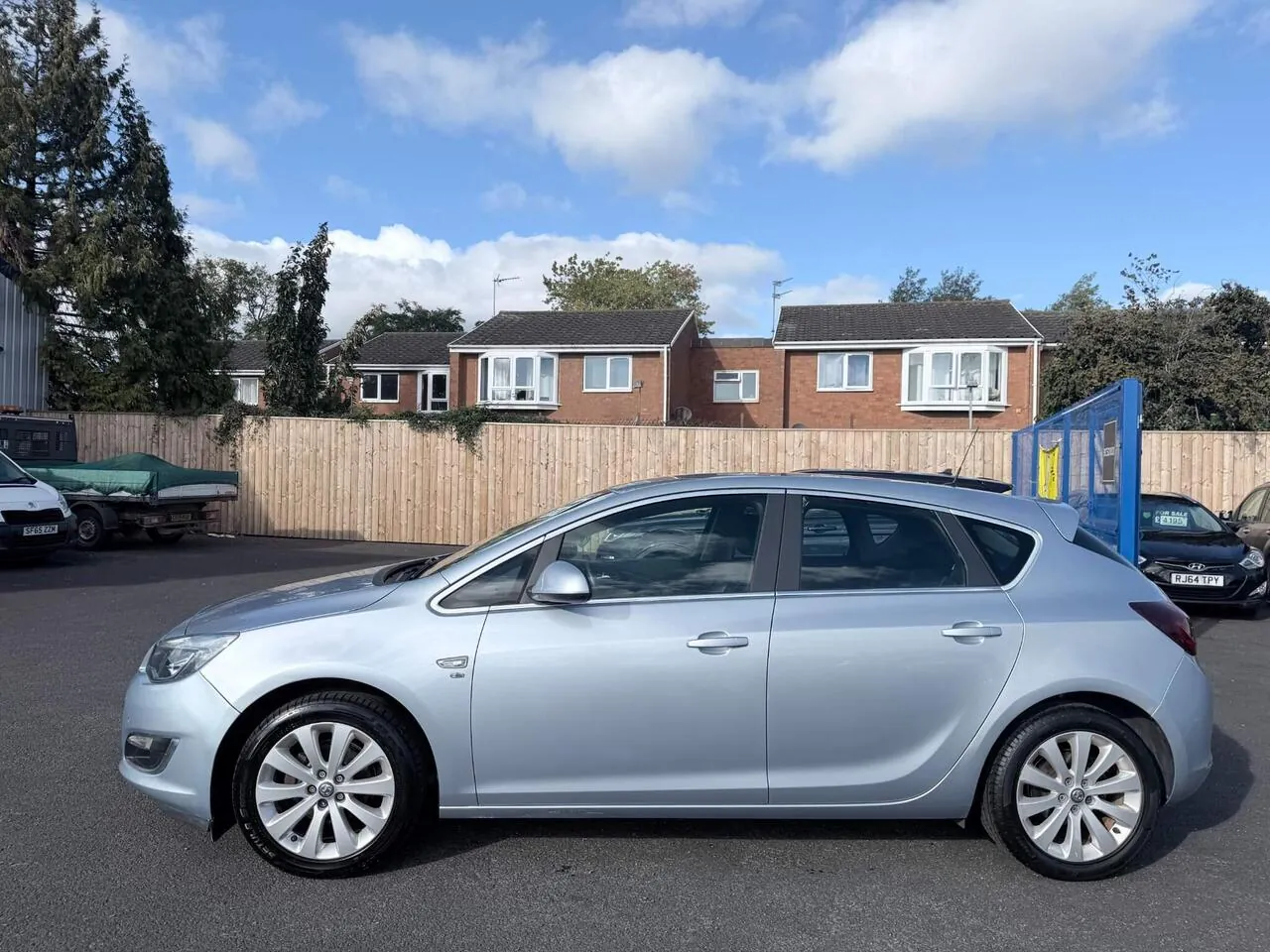 Vauxhall Astra 2014 photo 5