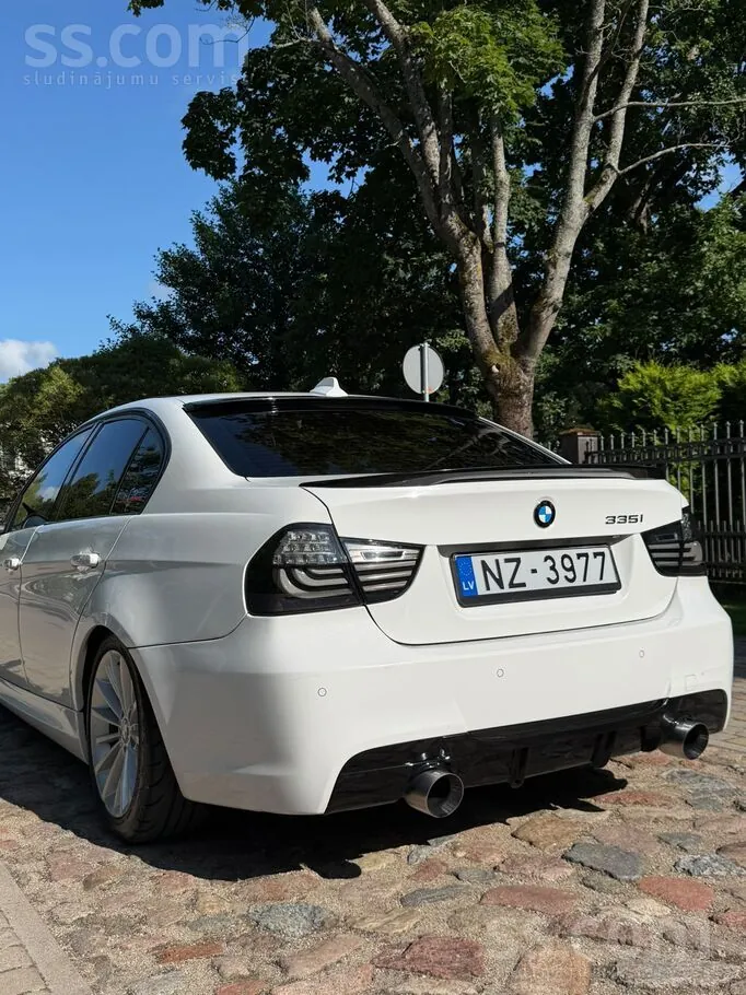 BMW 335I 2009 photo 3