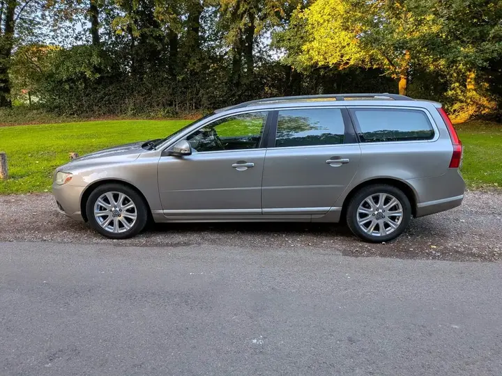 Volvo V70 2009 photo 5