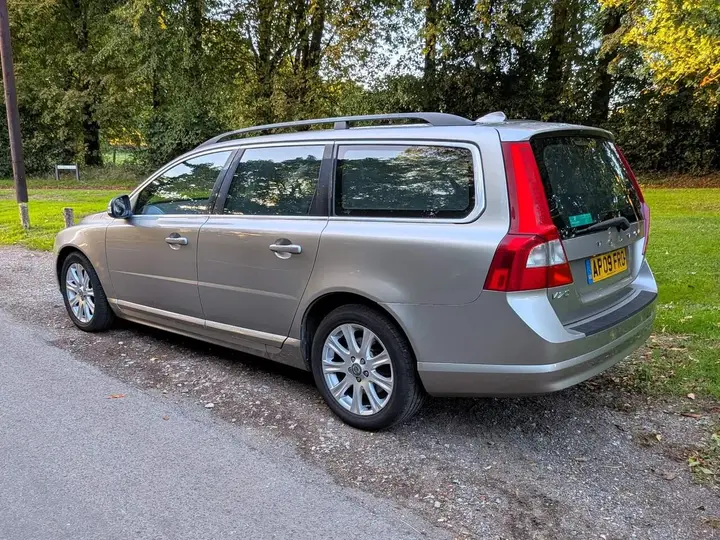 Volvo V70 2009 photo 4