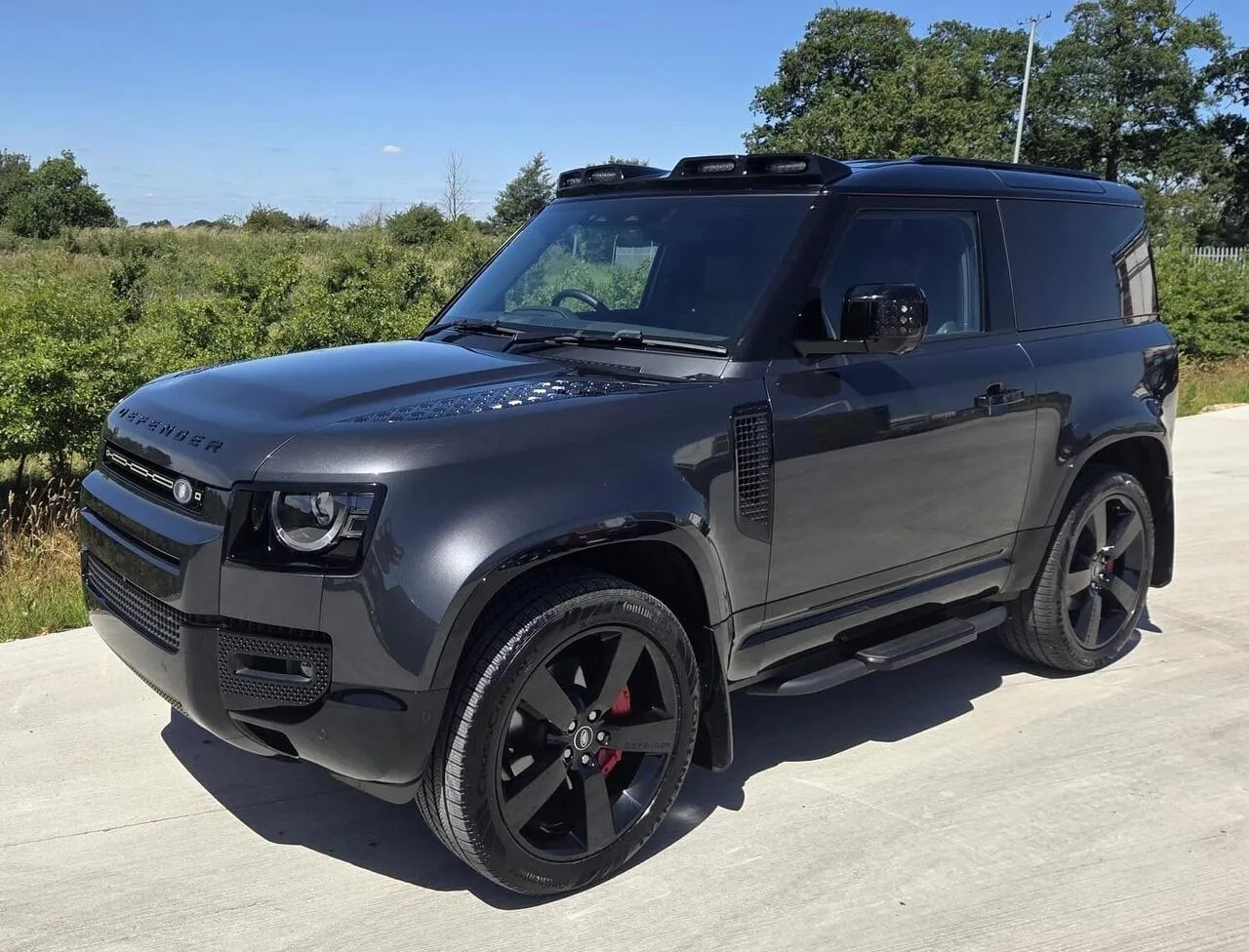 Land Rover Defender 90