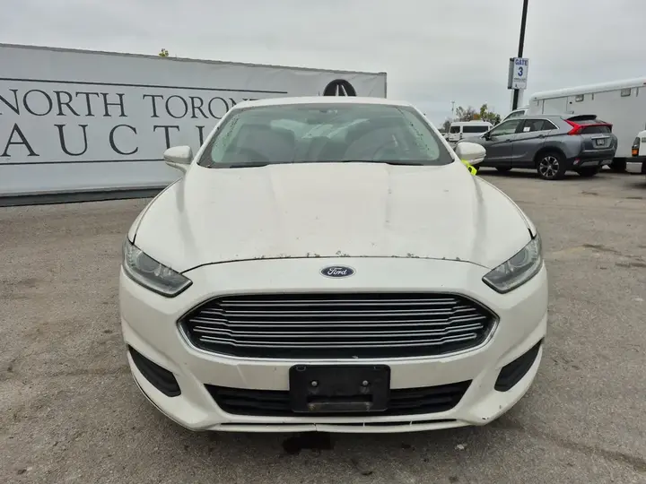 Ford Fusion 2015 photo 2