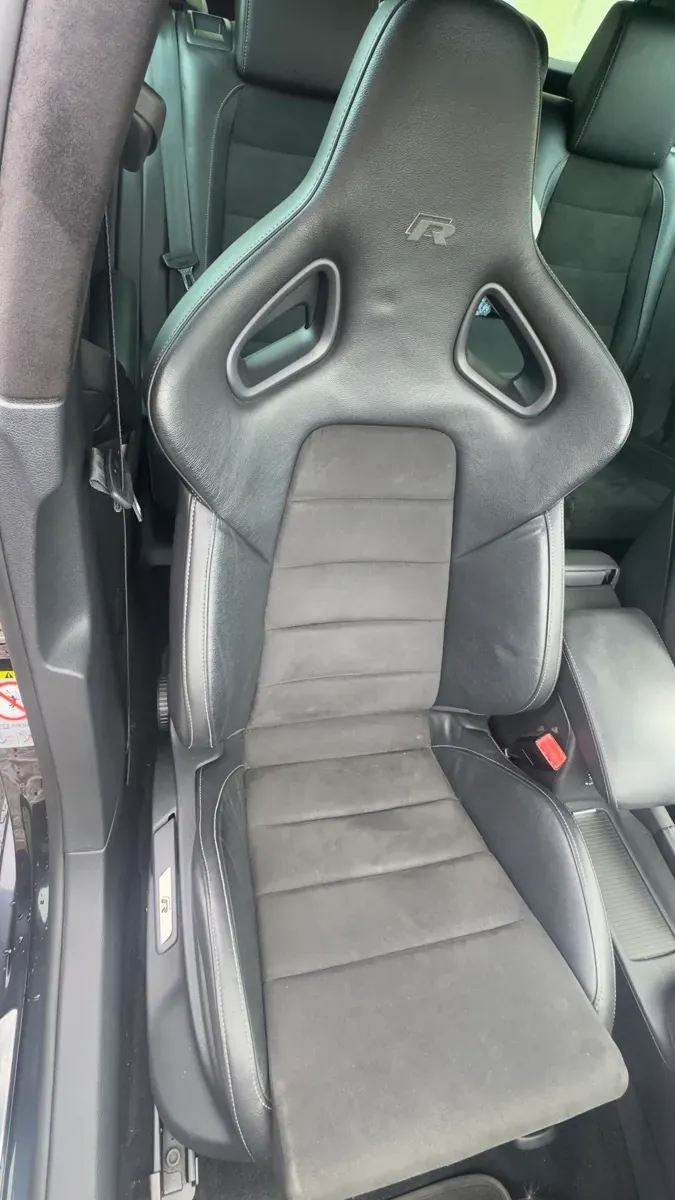 Volkswagen Golf 2011 photo 3