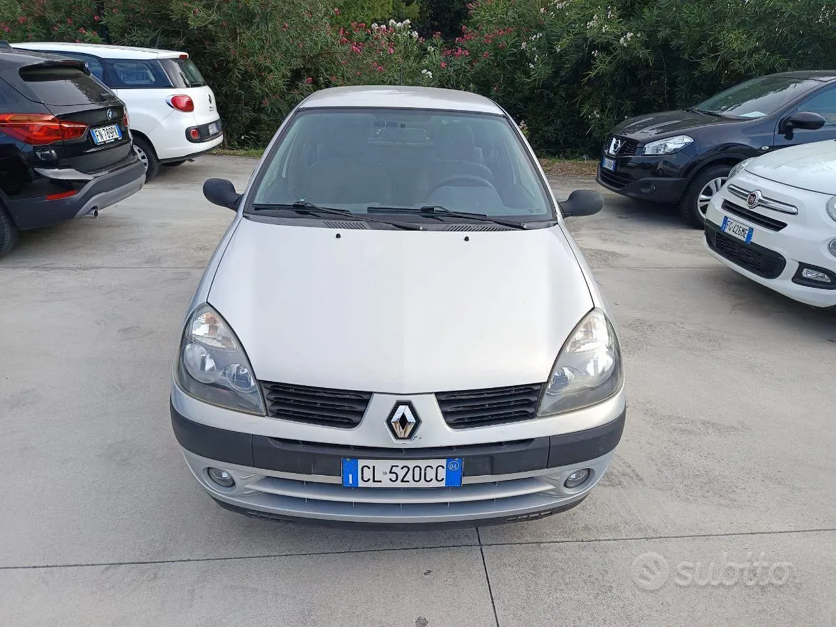 Renault Clio 2004 photo 3