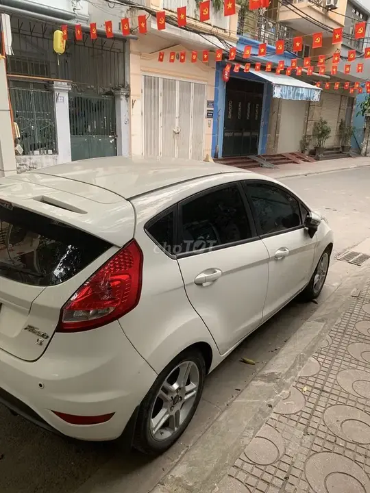 Ford Fiesta 2012 photo 5