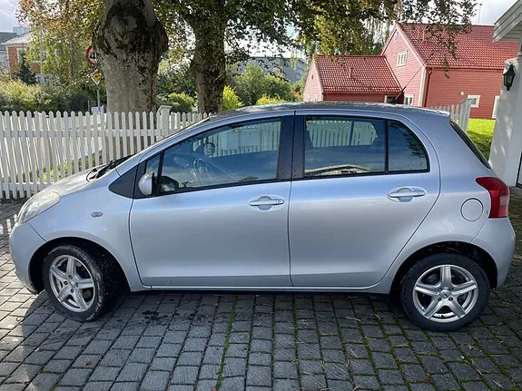 Toyota Yaris 2006 photo 3