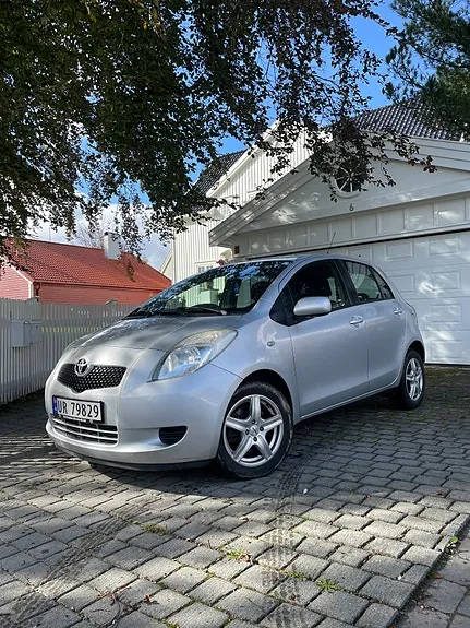 Toyota Yaris 2006 photo 2