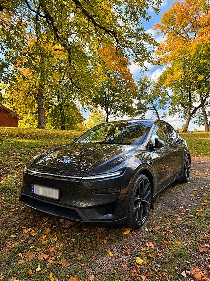 Tesla Model Y 2026 photo 3