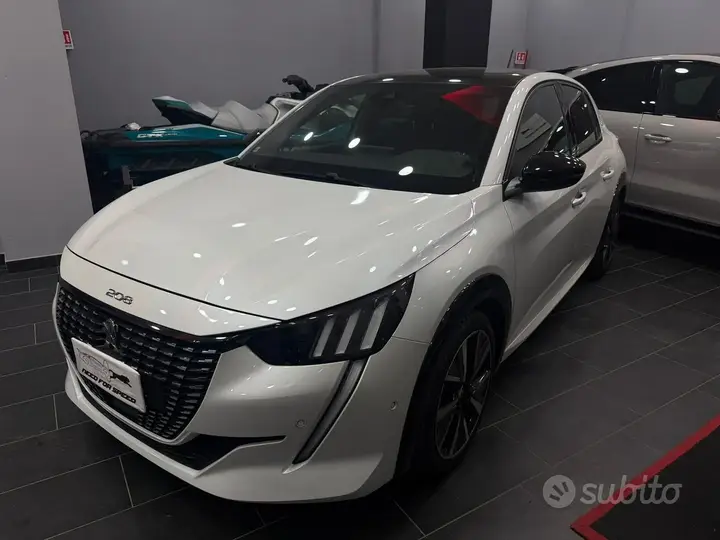 Peugeot 208 2022 photo 2