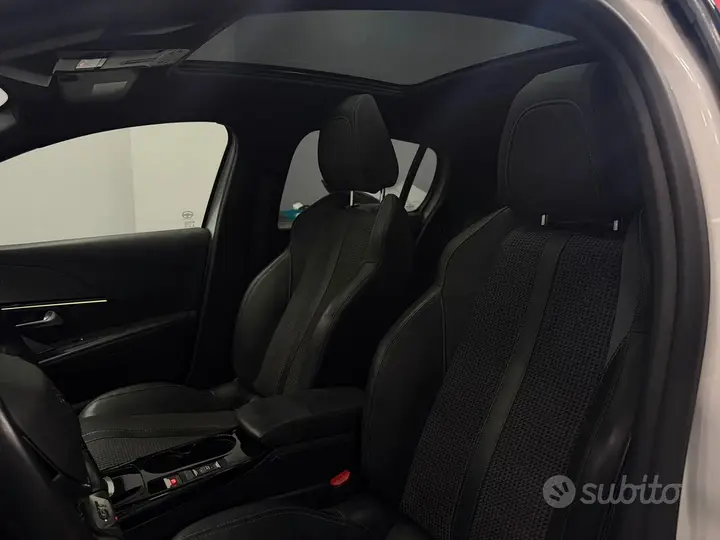 Peugeot 208 2022 photo 4