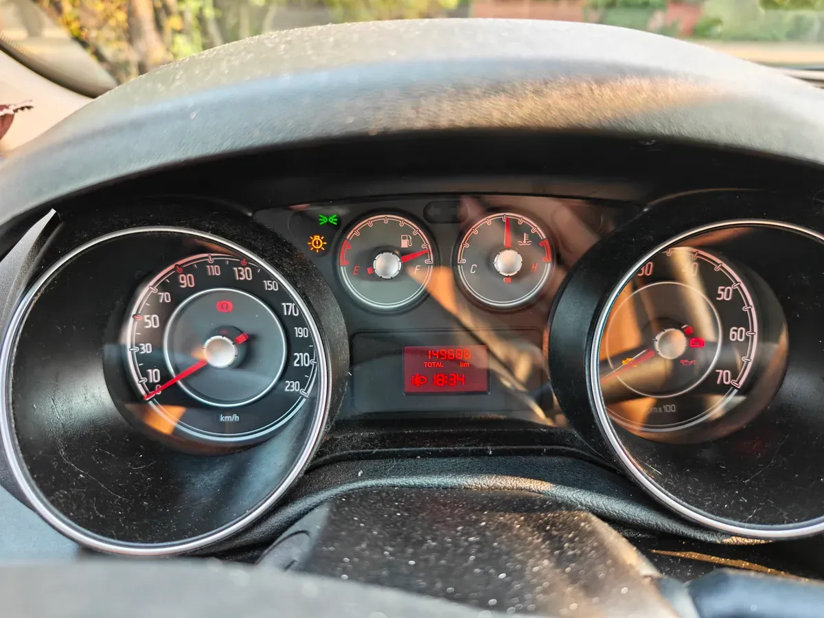 Fiat Punto 2010 photo 2