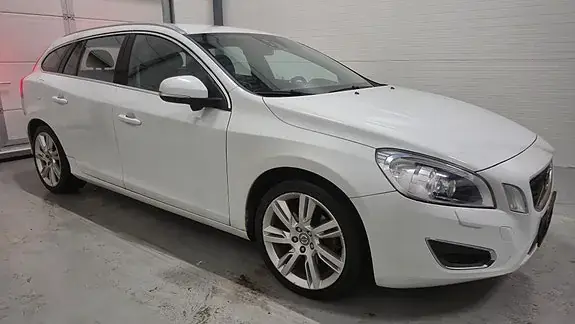 Volvo V60 2011 photo 2