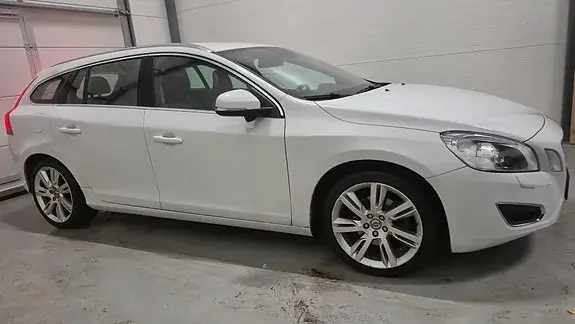 Volvo V60 2011 photo 3