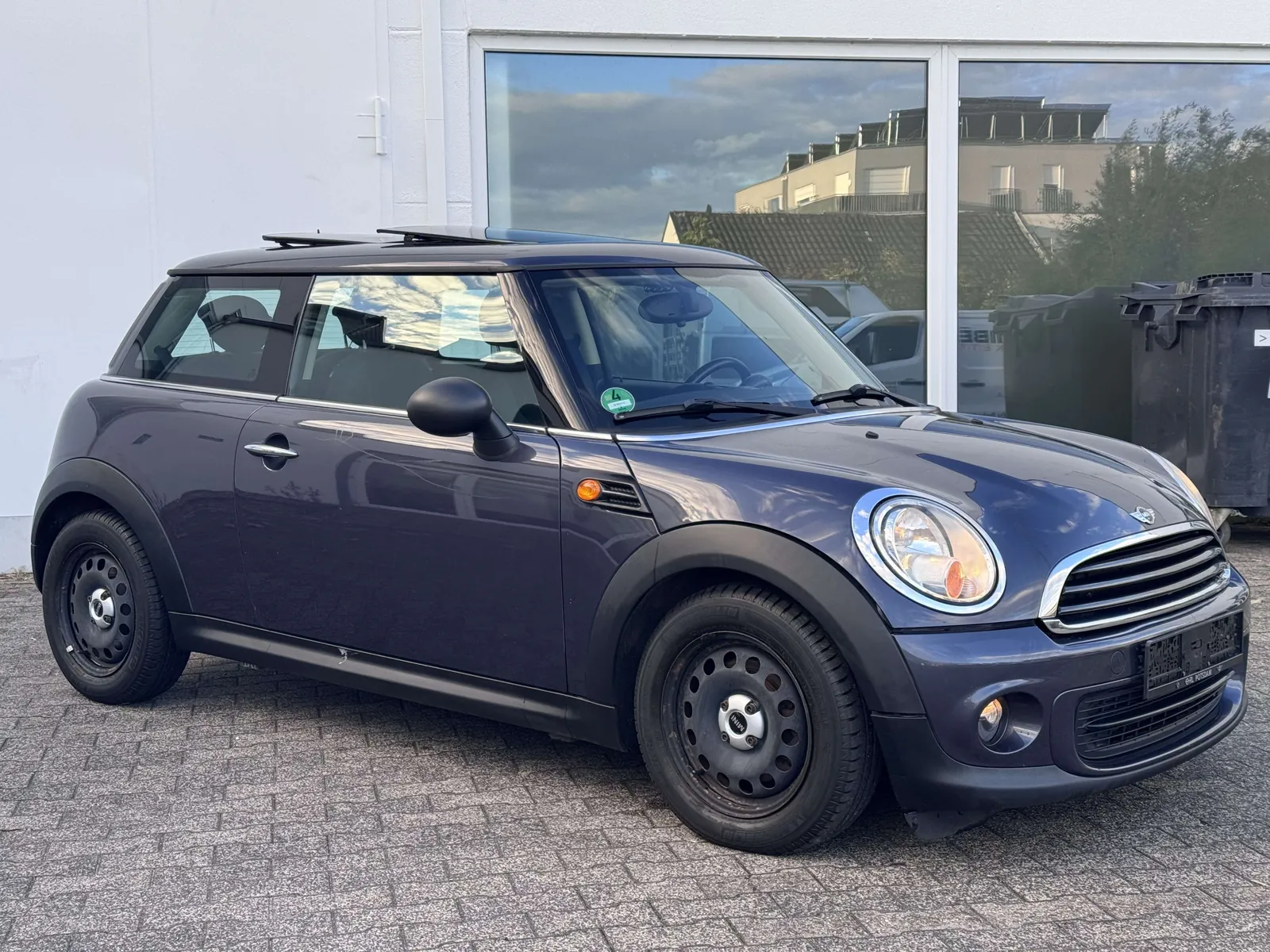 Mini One 2012 photo 2