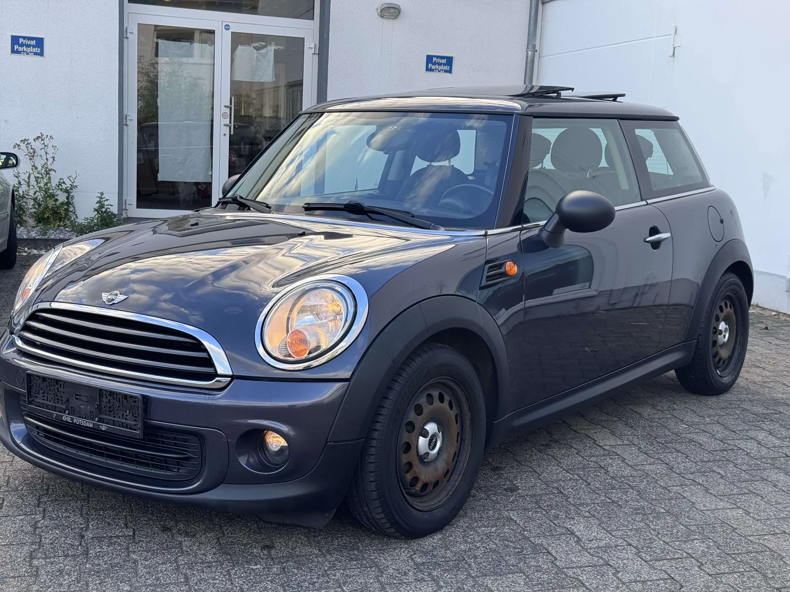 Mini One 2012 photo 3