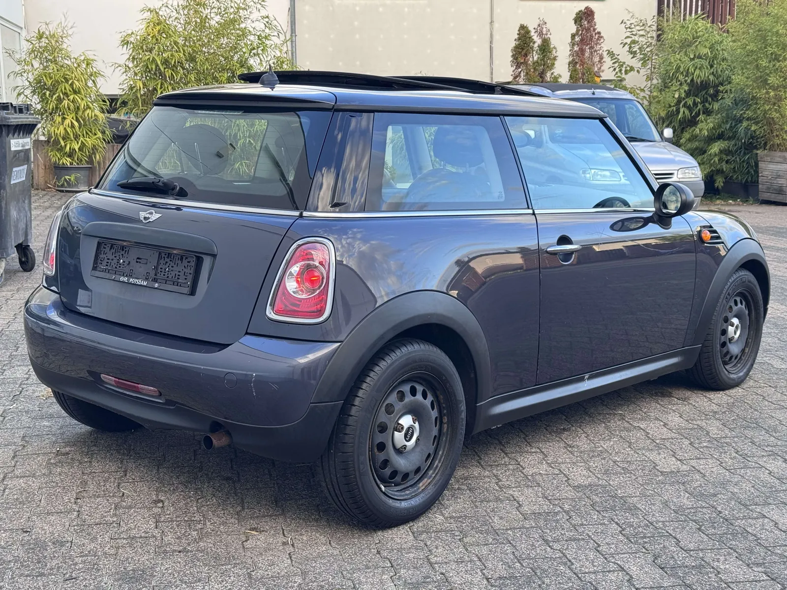 Mini One 2012 photo 5