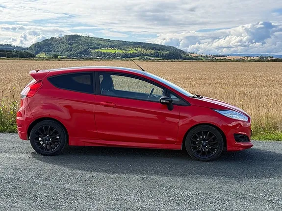 Ford Fiesta 2015 photo 3