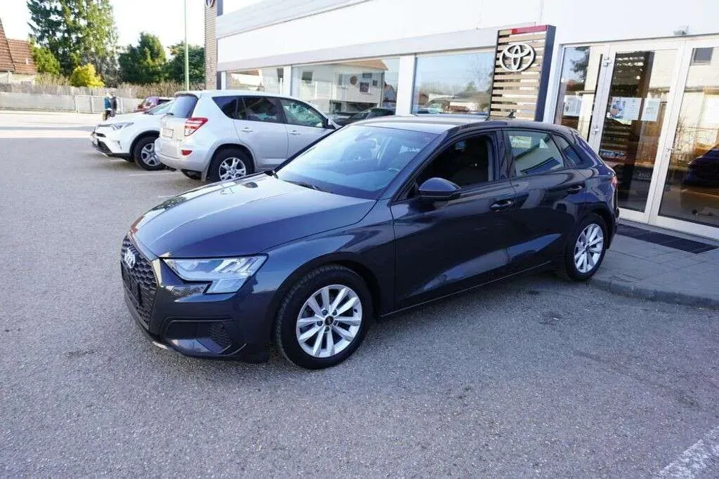 Audi A3 2022 photo 2