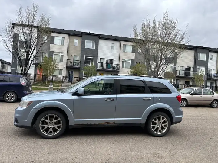 Dodge Journey 2013 photo 2
