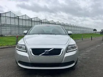 Volvo S40 2010 photo 2