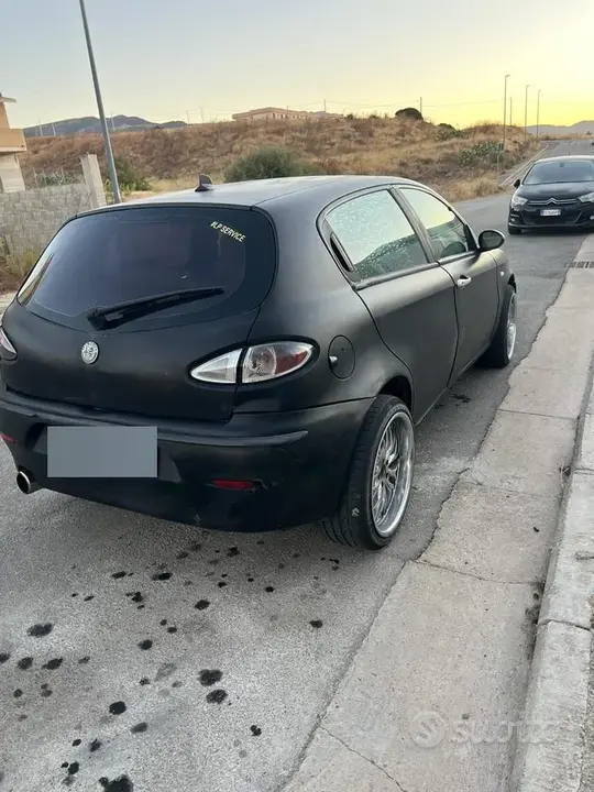 Alfa Romeo 147 2003 photo 2