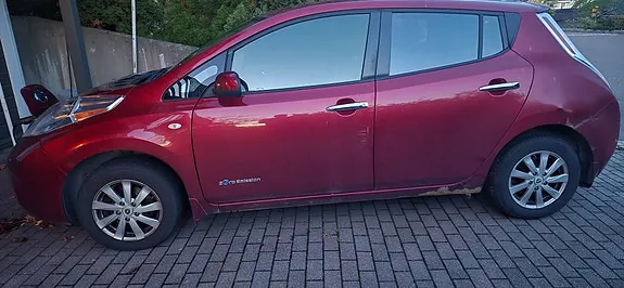 Nissan Leaf 2012 photo 3