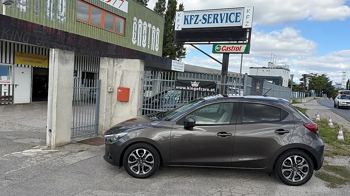 Mazda Mazda2 2015 photo 2