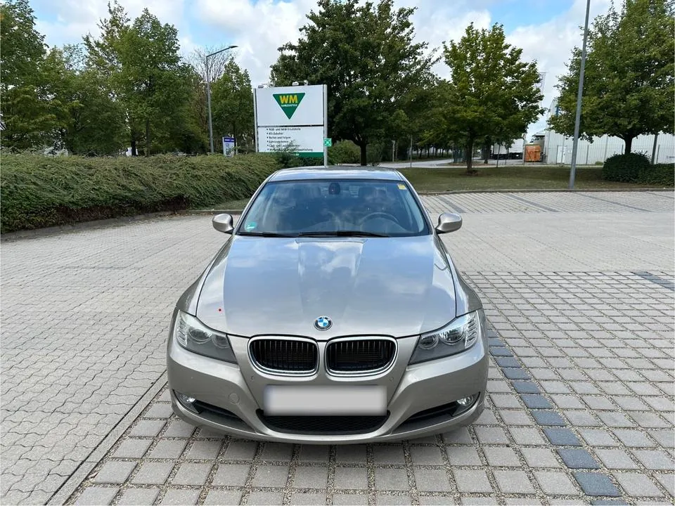 BMW E90