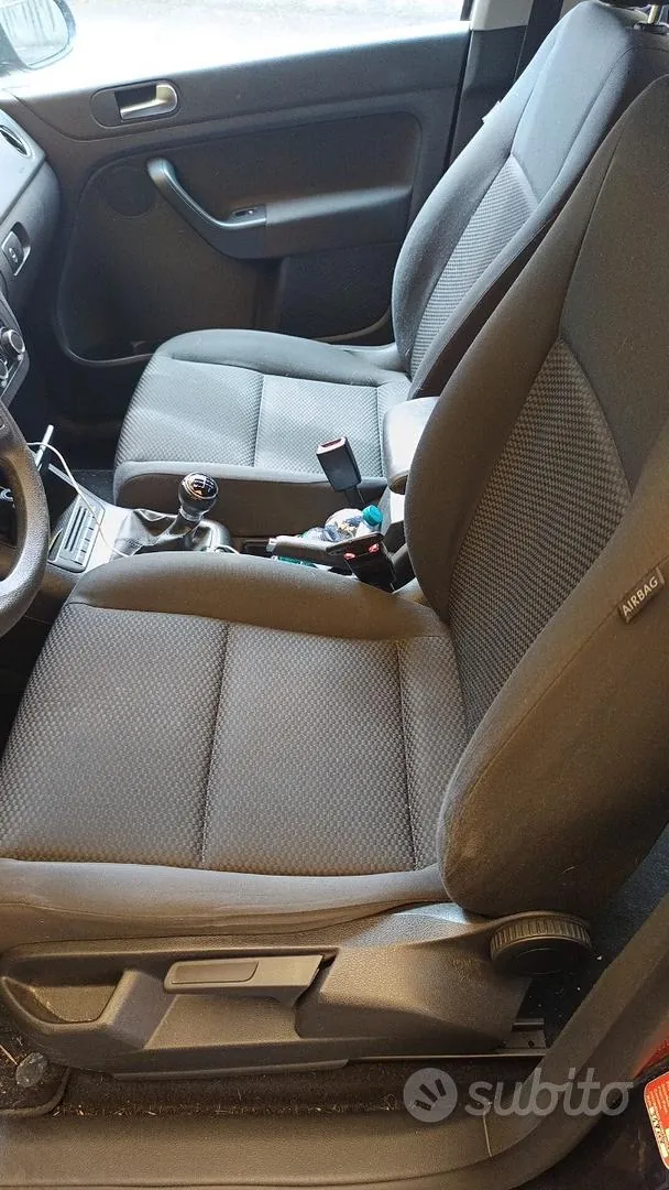 Volkswagen Golf 2011 photo 5