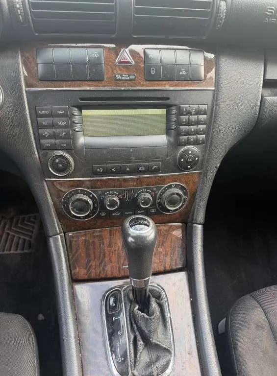 Mercedes-Benz C180 2006 photo 3