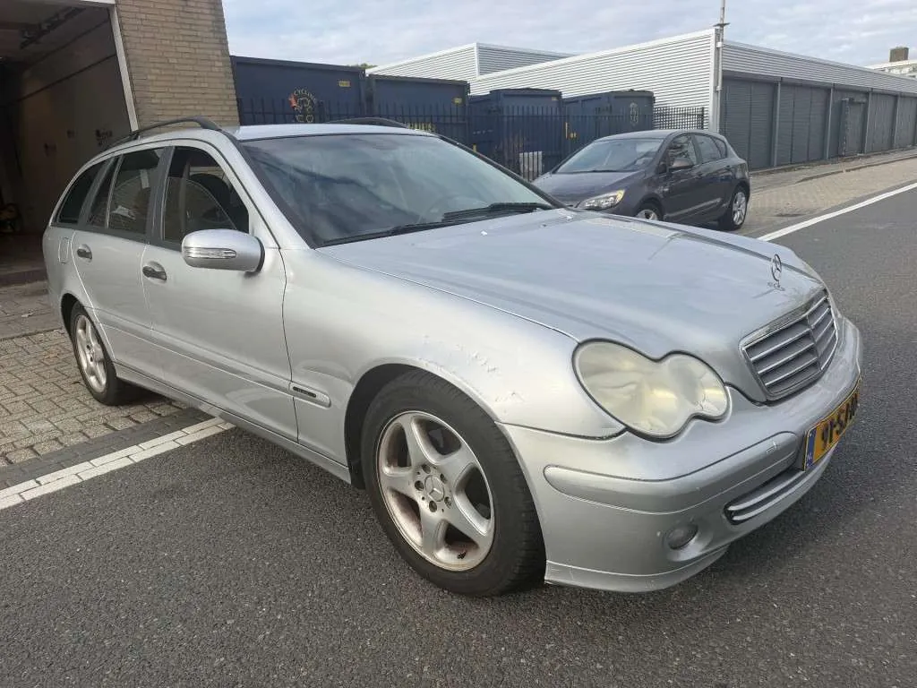 Mercedes-Benz C180 2006 photo 5
