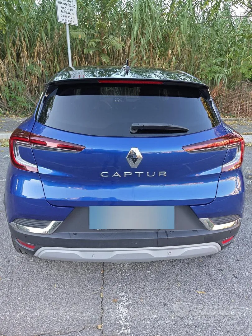 Renault Captur 2023 photo 2