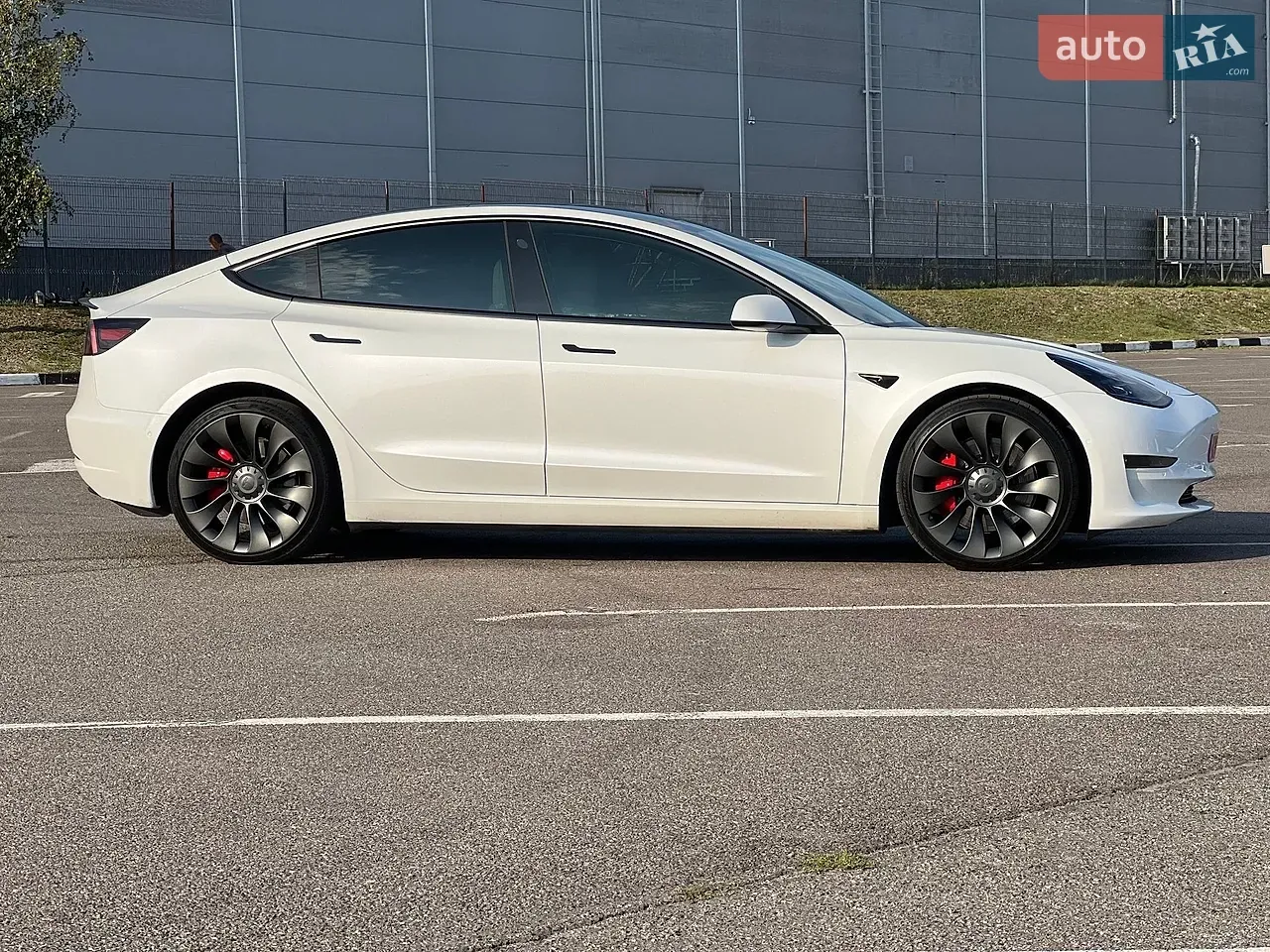 Tesla Model 3 2022 photo 4