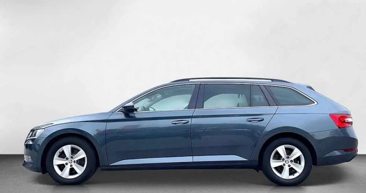 Skoda Superb 2019 photo 3