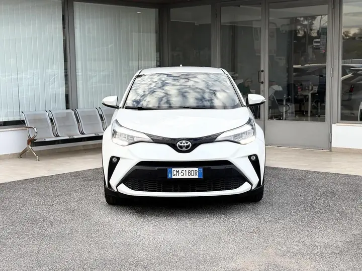 Toyota C-Hr 2022 photo 2