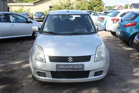 Suzuki Swift 2006 photo 2