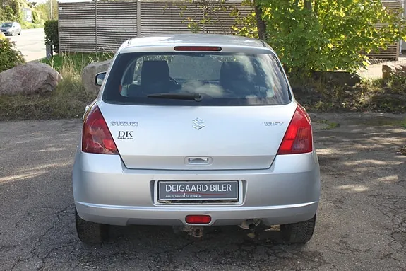 Suzuki Swift 2006 photo 4