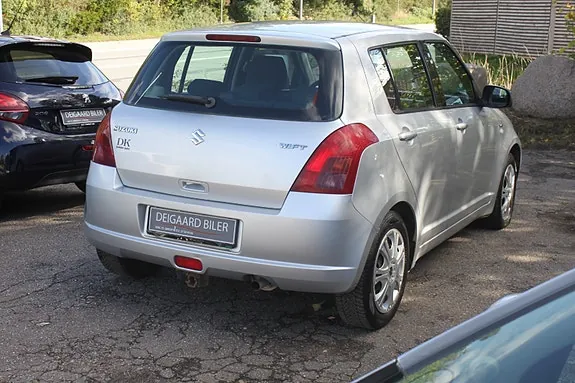 Suzuki Swift 2006 photo 5