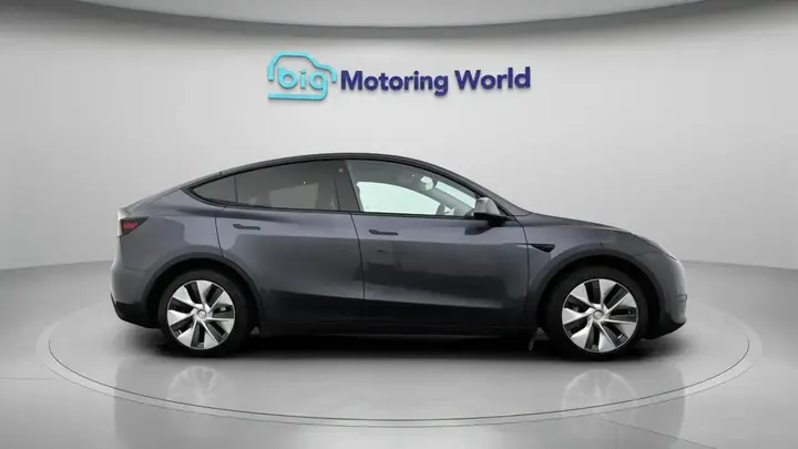 Tesla Model Y 2023 photo 5