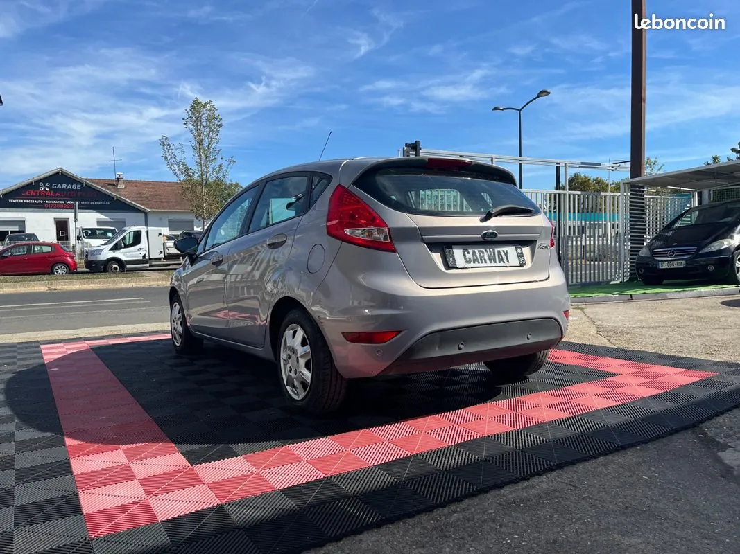 Ford Fiesta 2011 photo 5