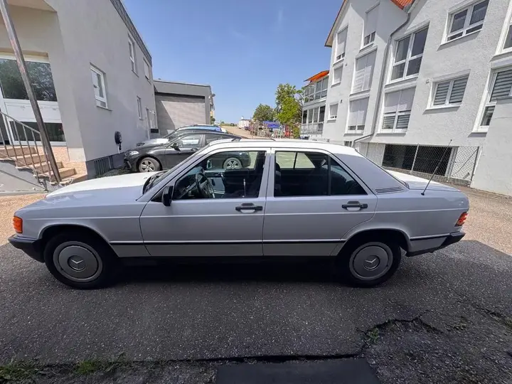 Mercedes-Benz 190 E