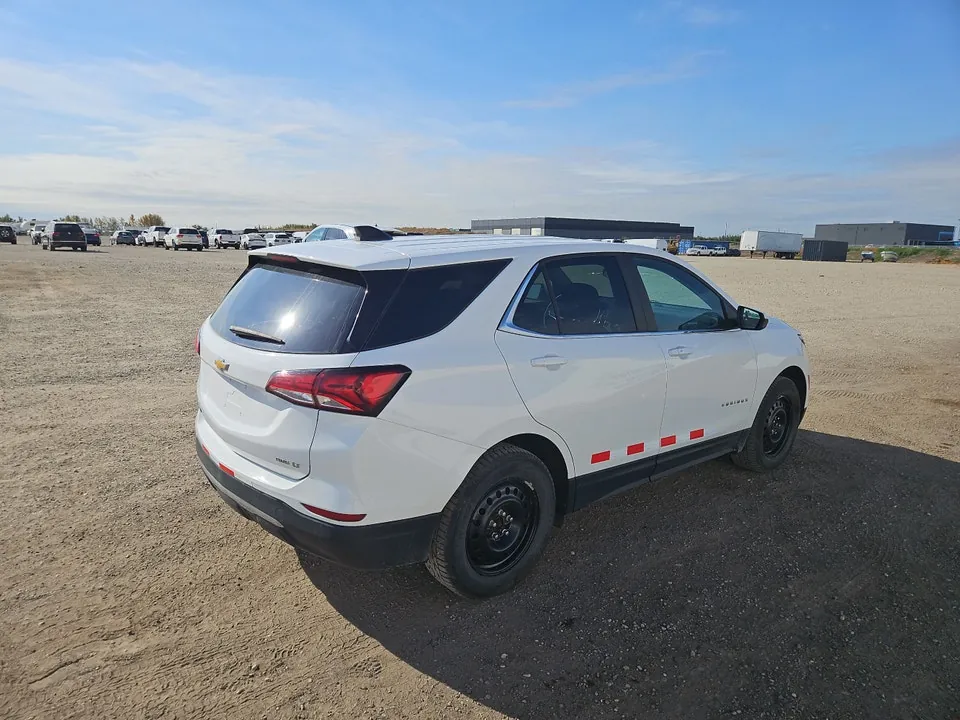 Chevrolet Equinox 2022 photo 2