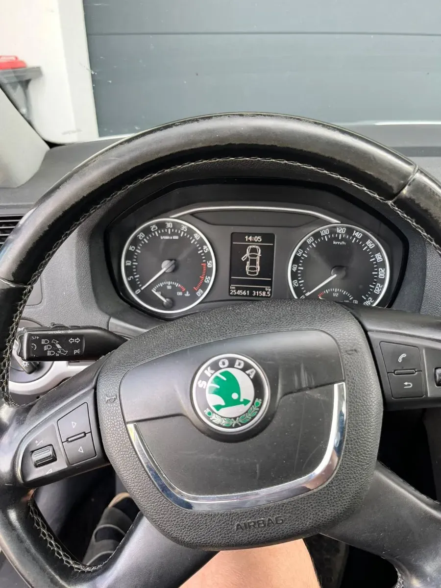 Skoda Octavia 2010 photo 3