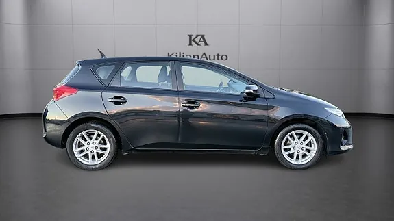 Toyota Auris 2015 photo 2