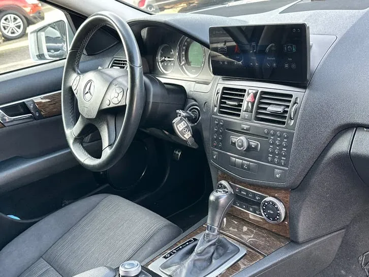 Mercedes-Benz C-Class 2008 photo 2